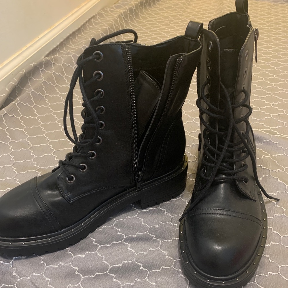 Combat Boots, never worn!